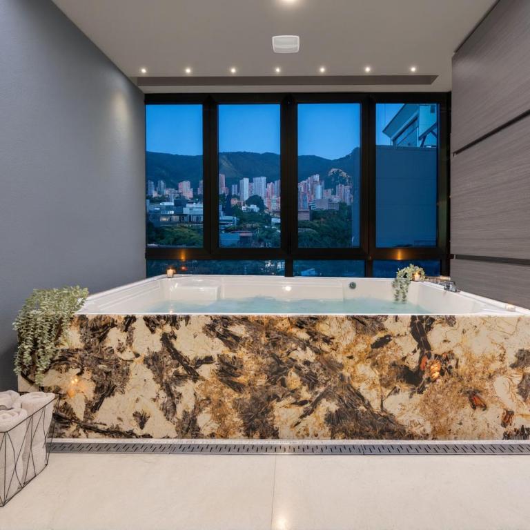 Europa Suites Medellin - Penthouse Apartment - 28