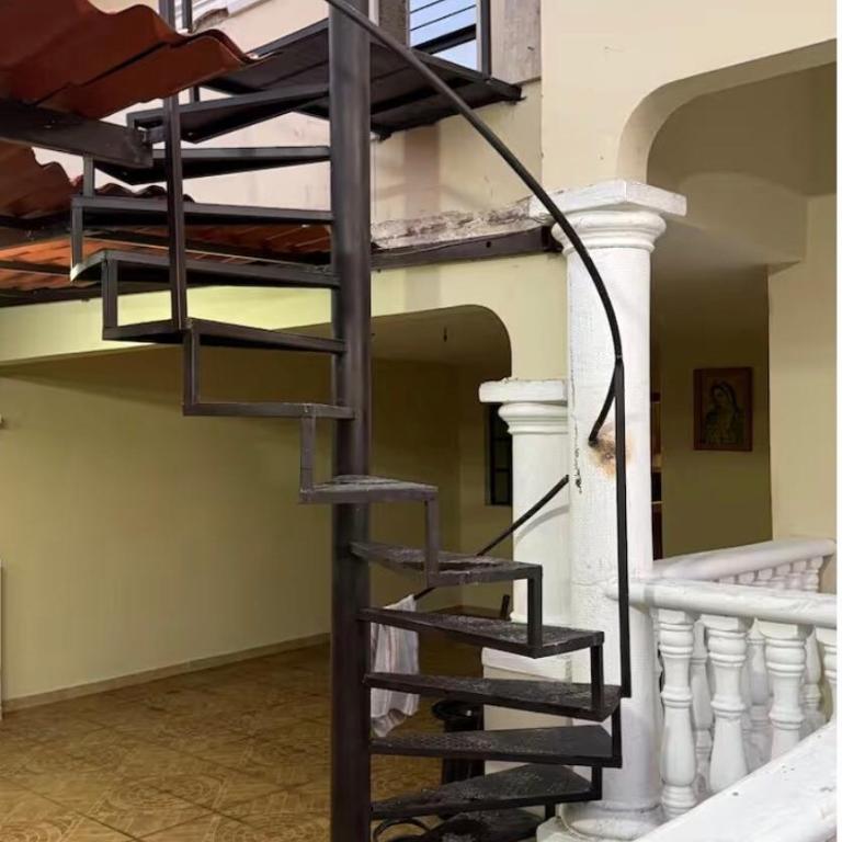House Apartment Cerca del Centro Patio Pet Friendly - One-Bedroom Apartment - 6