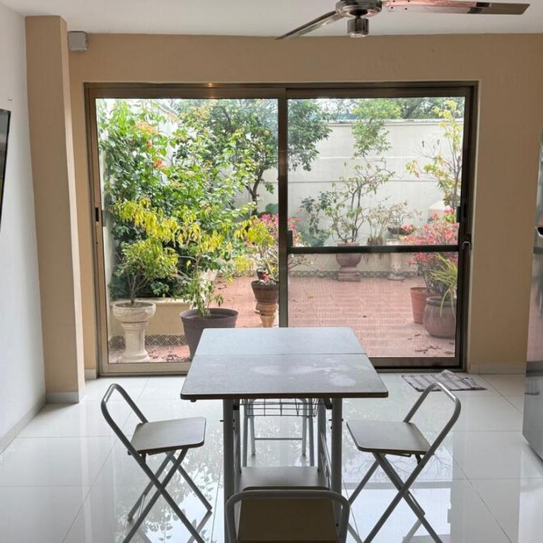 House Apartment Cerca del Centro Patio Pet Friendly - One-Bedroom Apartment - 54