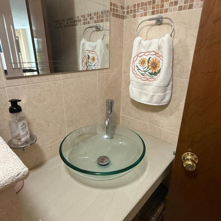 House Apartment Cerca del Centro Patio Pet Friendly - One-Bedroom Apartment - 58