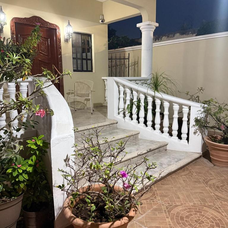 House Apartment Cerca del Centro Patio Pet Friendly - One-Bedroom Apartment - 60