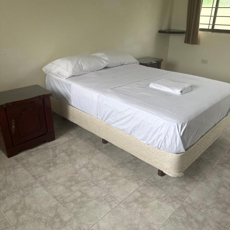 House Apartment Cerca del Centro Patio Pet Friendly - One-Bedroom Apartment - 77