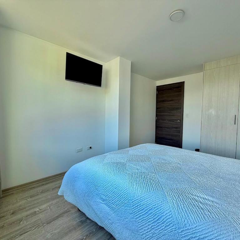 Suite near the Metro, with a View & Gym - One-Bedroom Apartment - 6