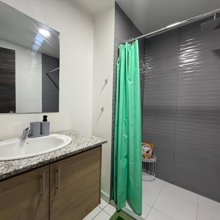 Suite near the Metro, with a View & Gym - One-Bedroom Apartment - 8