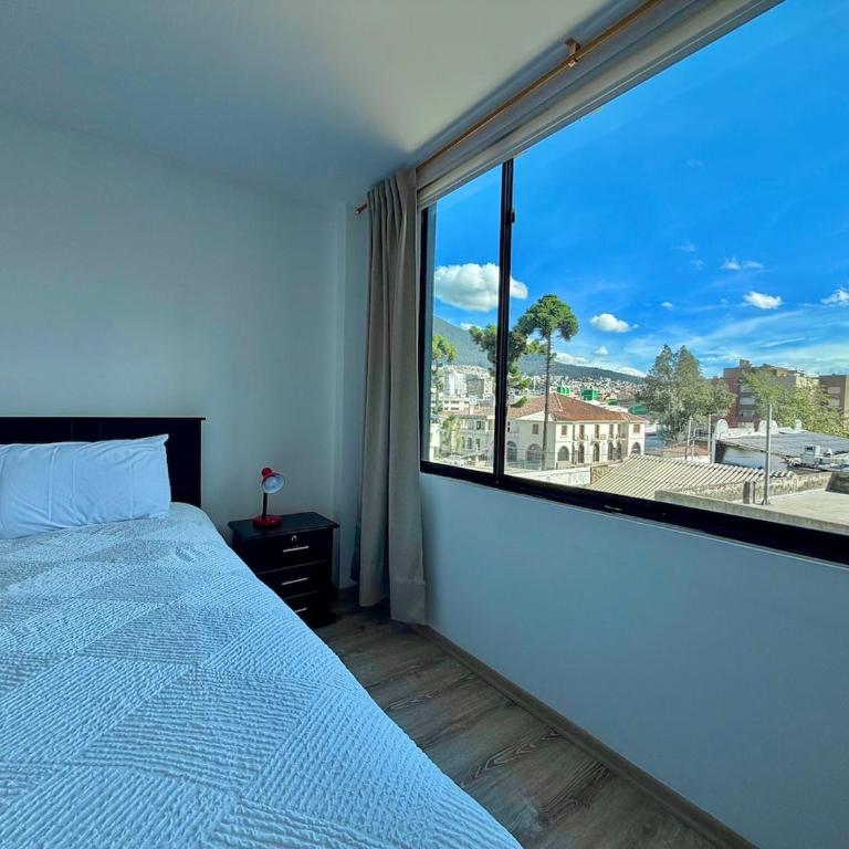 Suite near the Metro, with a View & Gym - One-Bedroom Apartment - 9