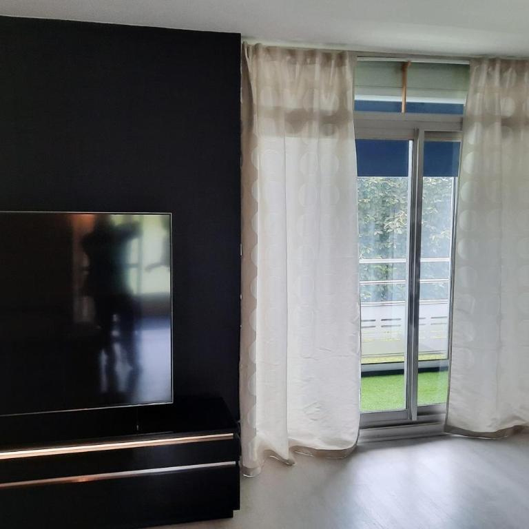 Nice 86m With Terrace Near The Beach! - Apartment - 2