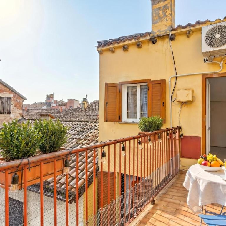Sant'Eufemia 14 - Happy Rentals - One-Bedroom Apartment - 2
