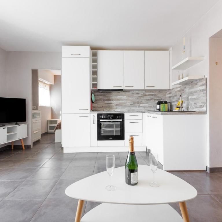 Le Corsaire YourHostHelper - Appartement 1 Chambre avec Terrasse - 10