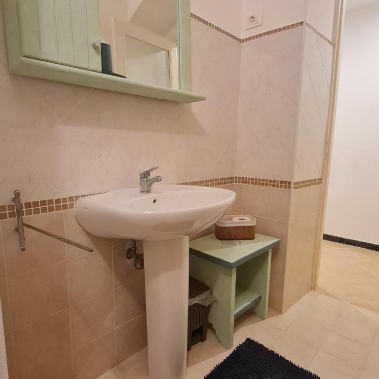 LINEA BLU intero appartamento due camere, vicino stazione, porto e parcheggi auto - Two-Bedroom Apartment - 19