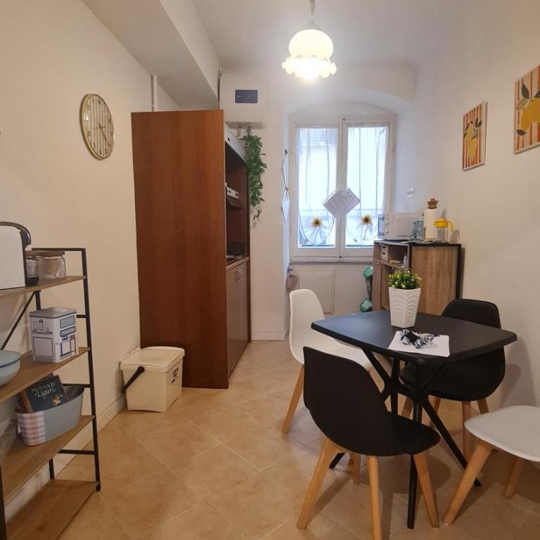 LINEA BLU intero appartamento due camere, vicino stazione, porto e parcheggi auto - Two-Bedroom Apartment - 7