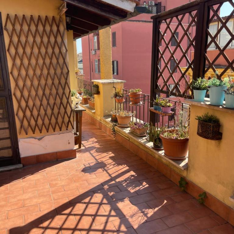 Laura's Brother - Private Terrace near Metro A - Appartamento con 1 Camera da Letto - 25