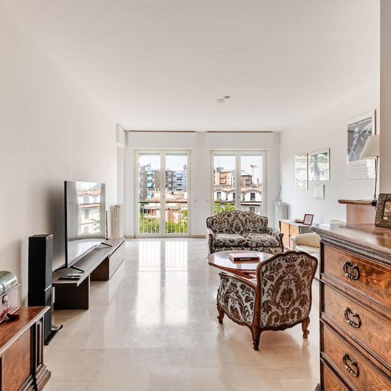 Spacious Apartment - M4 to Duomo - Free Garage - Appartamento con 3 Camere da Letto - Piano Alto - 49