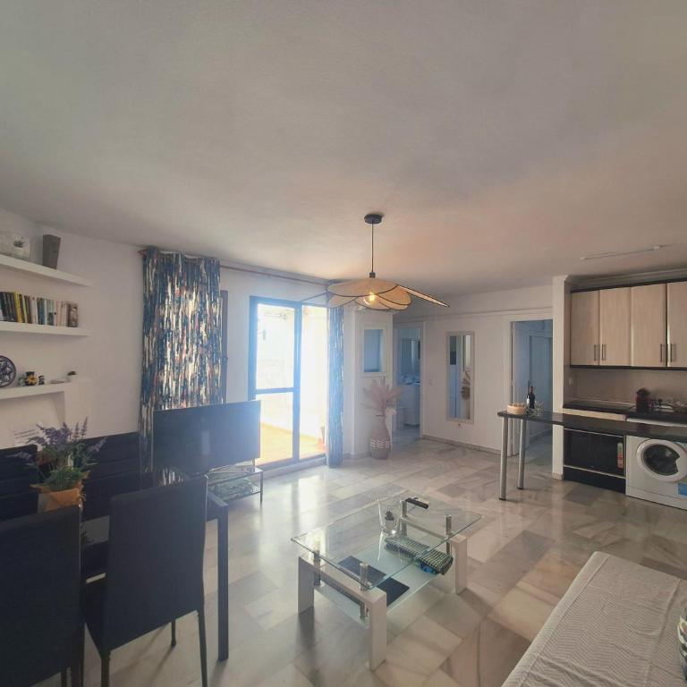Andalusian style apartment in Pueblo Evita exclusive holiday complex - Apartment - 3