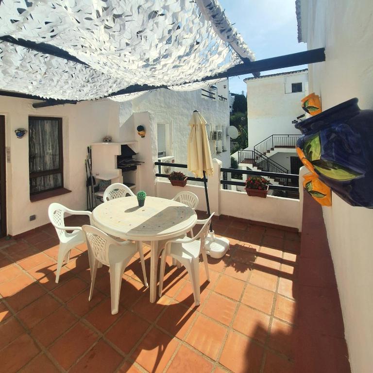 Andalusian style apartment in Pueblo Evita exclusive holiday complex - Apartment - 21