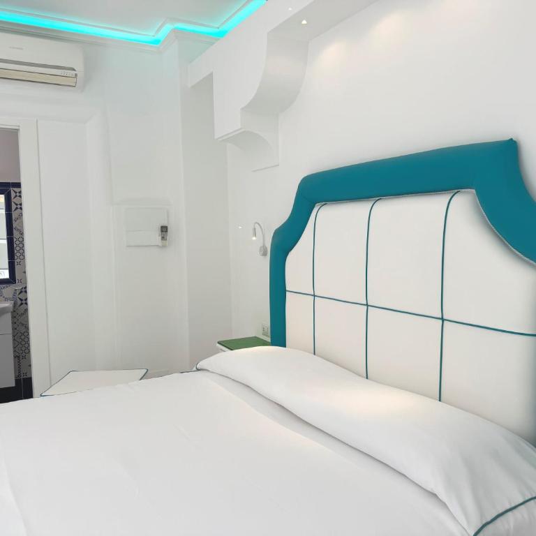 Lux 2BR Apartment in Positano View Terrace & Pool - Appartamento con 2 Camere da Letto - 86