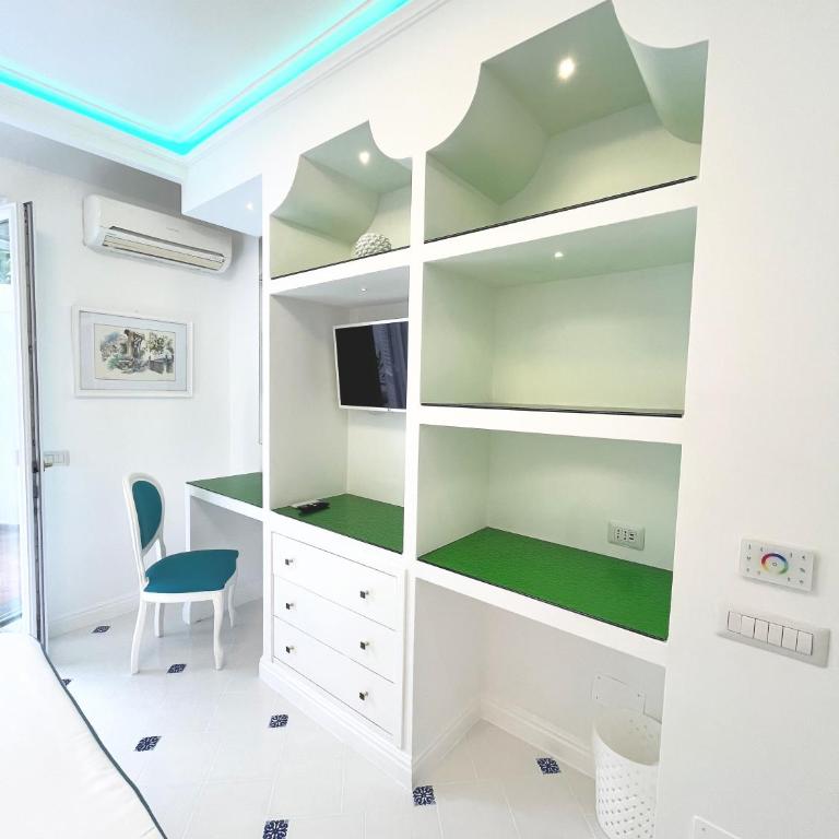 Lux 2BR Apartment in Positano View Terrace & Pool - Appartamento con 2 Camere da Letto - 75