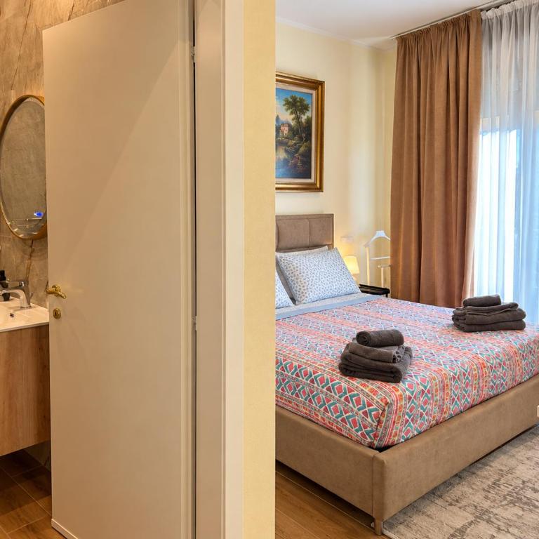 Valverde Apartments and Room - Camera Matrimoniale Deluxe con Balcone - 4