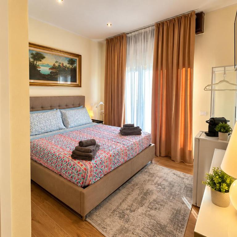 Valverde Apartments and Room - Camera Matrimoniale Deluxe con Balcone - 6