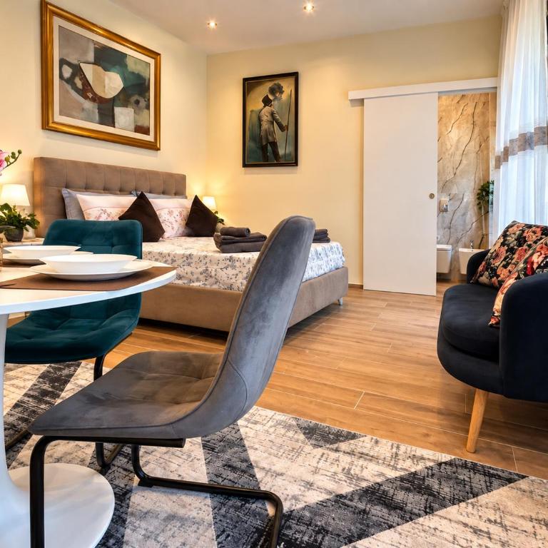Valverde Apartments and Room - Monolocale Matrimoniale Deluxe - 4