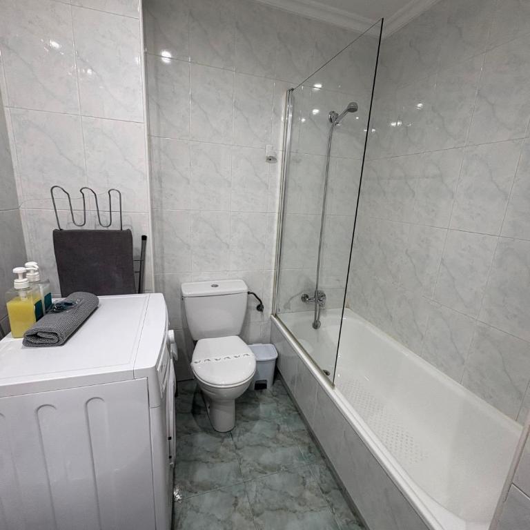 Primera Linea de Playa Samil Costa con Garaje Incluido - Apartamento de 1 dormitorio con terraza - 12