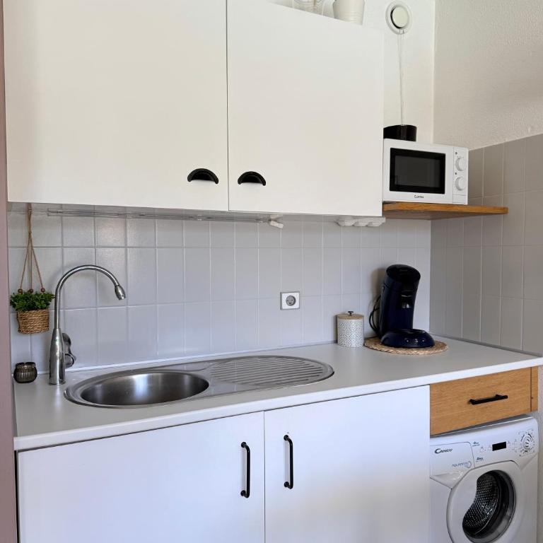 Cabin studio, Terrace, Private Parking and Swimming Pool - Appartement 1 Chambre - 3