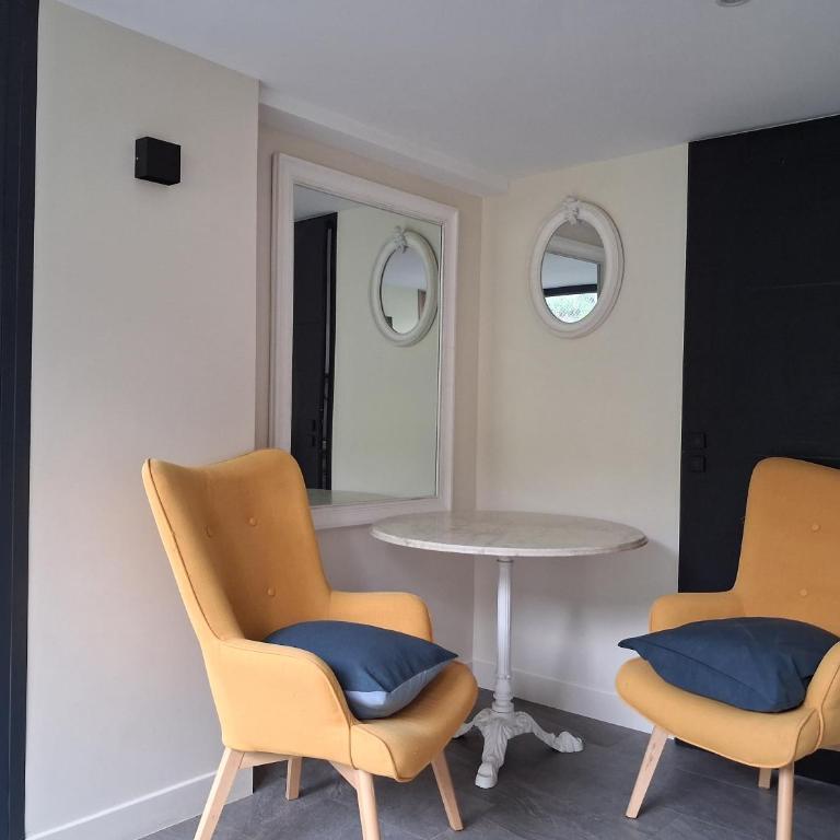 Renovated 30 m2 studio garden AC and parking - One-Bedroom Apartment - 3