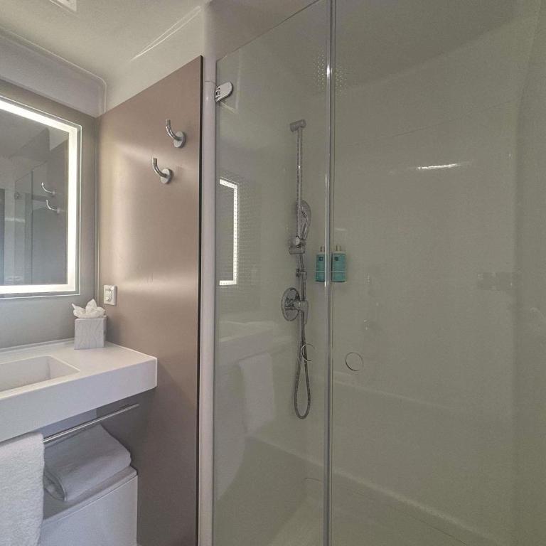 Novotel Suites Rouen Normandie - Suite Supérieure Un Lit Double Et Deux Lits Simples - 3