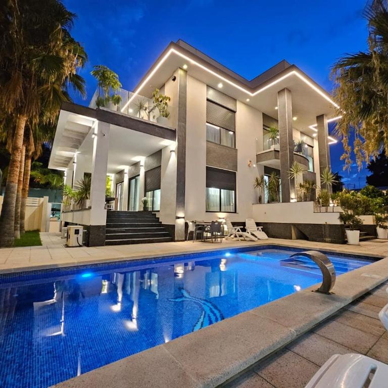 Exclusive Villa City, Beach & Golf - Villa - 2
