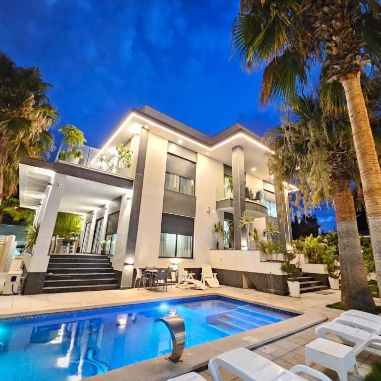 Exclusive Villa City, Beach & Golf - Villa - 16