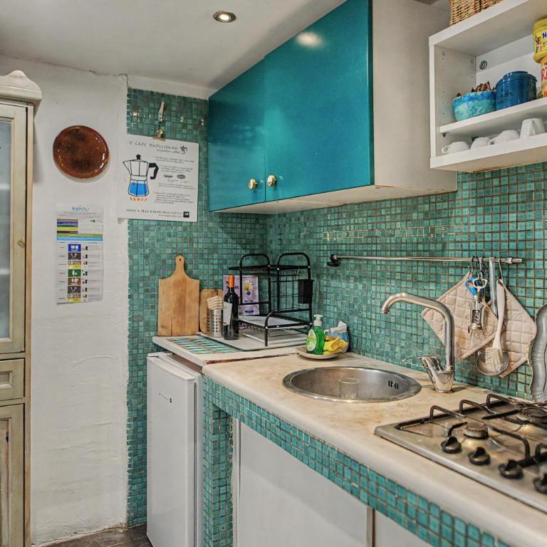 Tribunapoli Apartment - Appartamento con 4 Camere da Letto e Balcone - 14