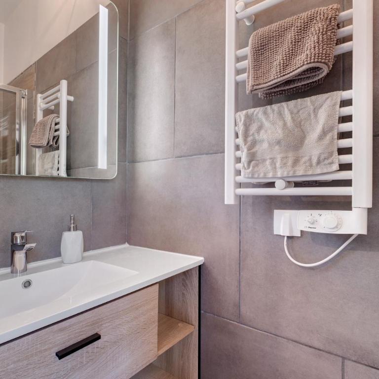Upper Villa - 3 Bedrooms - 8 People - Villa - Vue sur Jardin - 12