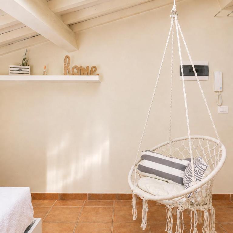 White Attic Lucca - Two-Bedroom Apartment - 10