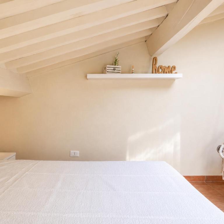 White Attic Lucca - Two-Bedroom Apartment - 14