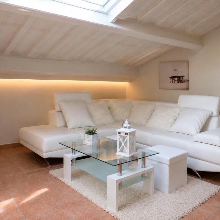 White Attic Lucca - Two-Bedroom Apartment - 24