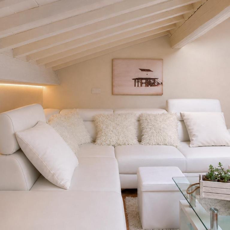 White Attic Lucca - Two-Bedroom Apartment - 25