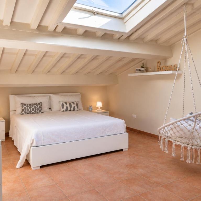 White Attic Lucca - Two-Bedroom Apartment - 31