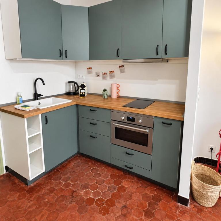 STUDIO - place St Didier - Emplacement idéal - One-Bedroom Apartment - 12