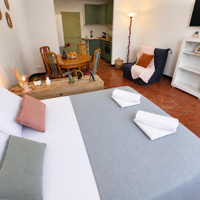 STUDIO - place St Didier - Emplacement idéal - One-Bedroom Apartment - 14