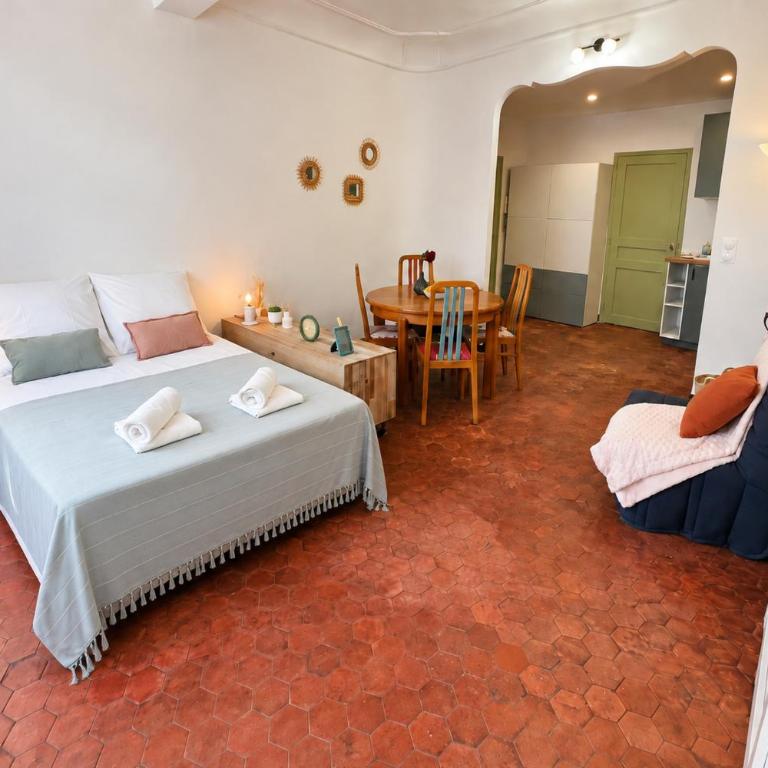 STUDIO - place St Didier - Emplacement idéal - One-Bedroom Apartment - 17