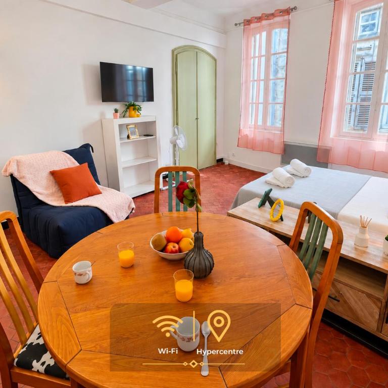 STUDIO - place St Didier - Emplacement idéal - One-Bedroom Apartment - 1