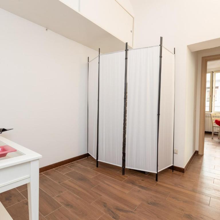 GuestHost - Roomy Apartment in Rome's Centre - Appartamento - 16