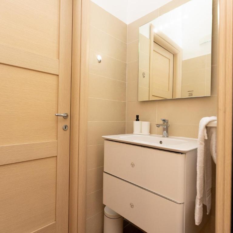 GuestHost - Roomy Apartment in Rome's Centre - Appartamento - 29
