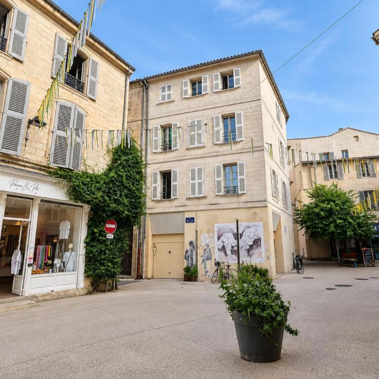 STUDIO - place St Didier - Emplacement idéal - One-Bedroom Apartment - 24