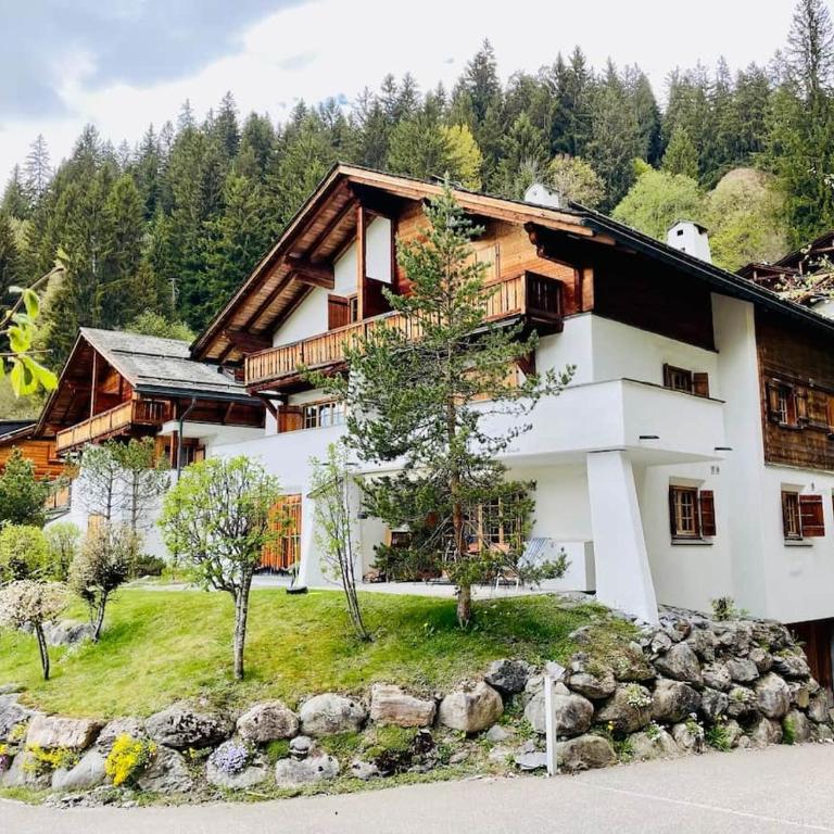Cosy apartment, private garden with mountain views - Apartment - 1
