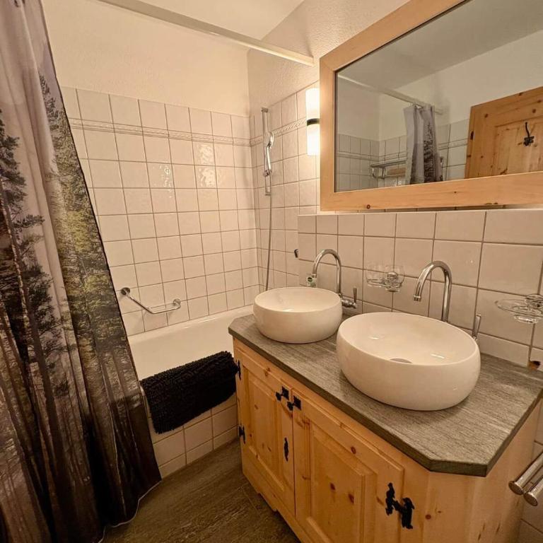 Cosy apartment, private garden with mountain views - Apartment - 4