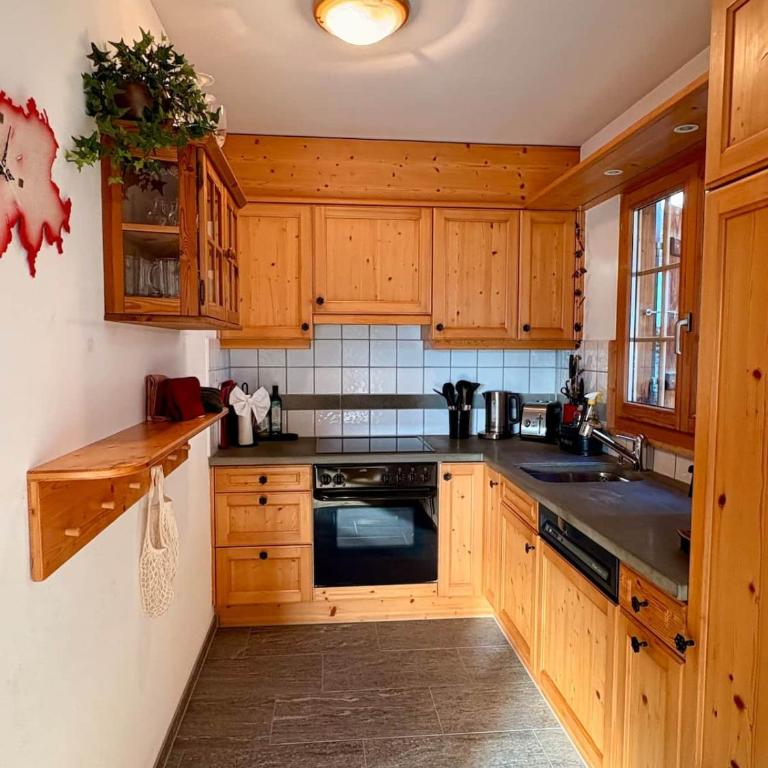 Cosy apartment, private garden with mountain views - Apartment - 19