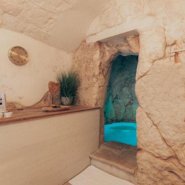 Grotta Carlotta Luxury Suite - Camera Matrimoniale con Vasca Idromassaggio - 31