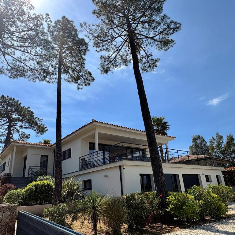 Superbe Villa 14 pers, vue mer et piscine chauffée - Villa - 1