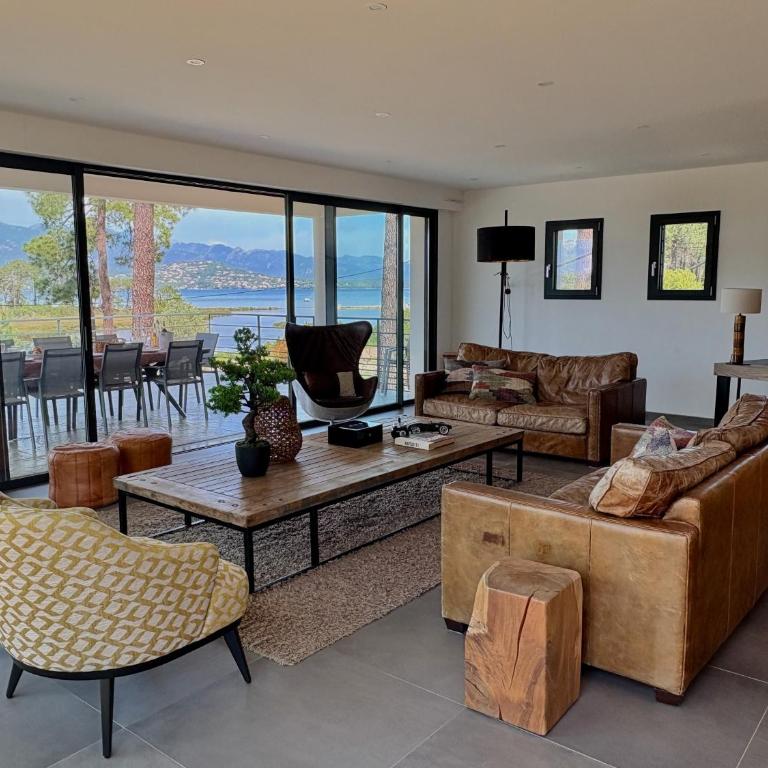 Superbe Villa 14 pers, vue mer et piscine chauffée - Villa - 65