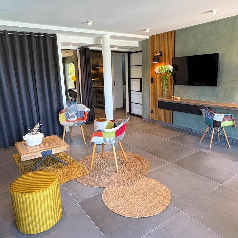 Superbe Villa 14 pers, vue mer et piscine chauffée - Villa - 84